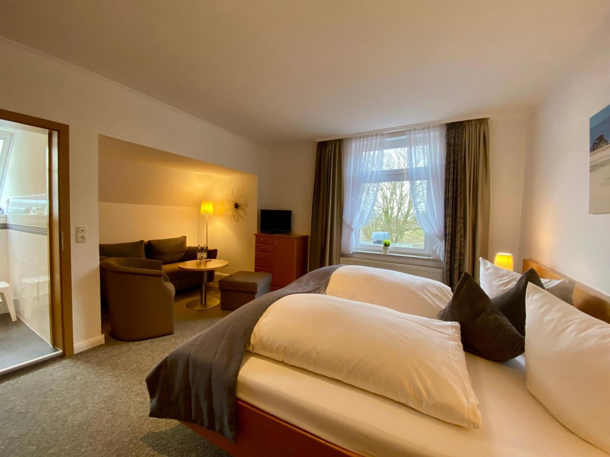 Kirchspielkrug Landhotel & Restaurant Westerhever Bagian luar foto